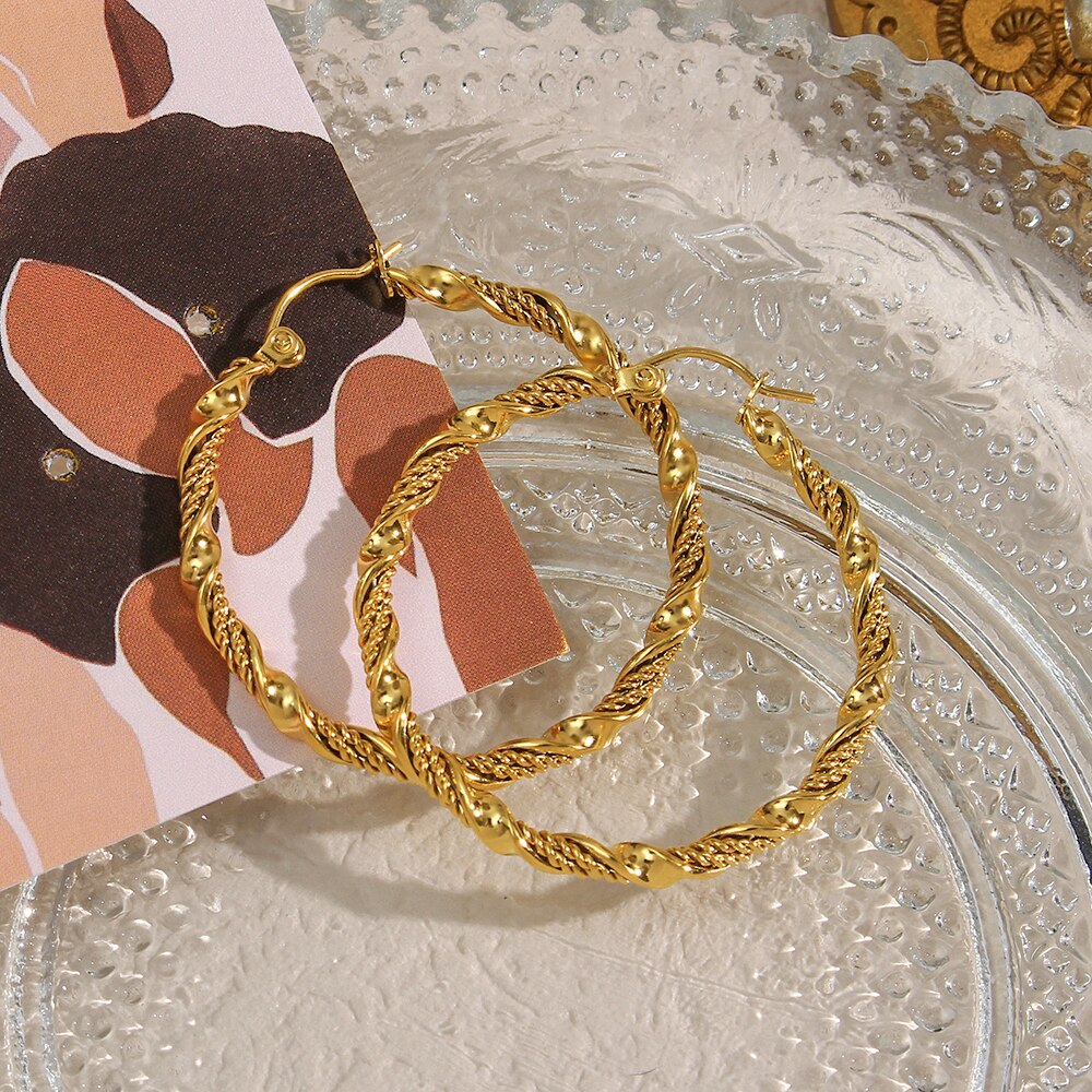 Waverly Circle Gold Hoop Earrings - Elegance Jewelry Boutique